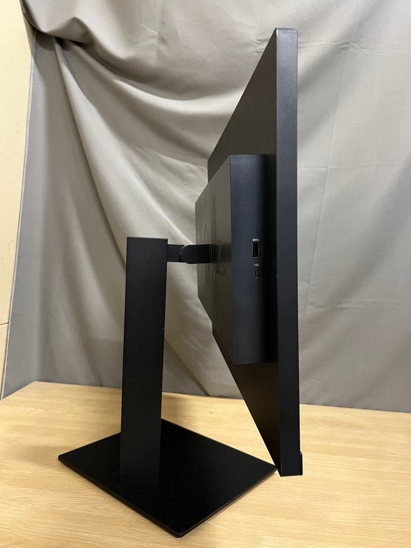 美品HP Z24n G2 24インチモニター　PS4対応　回転機能USB-Cハブ