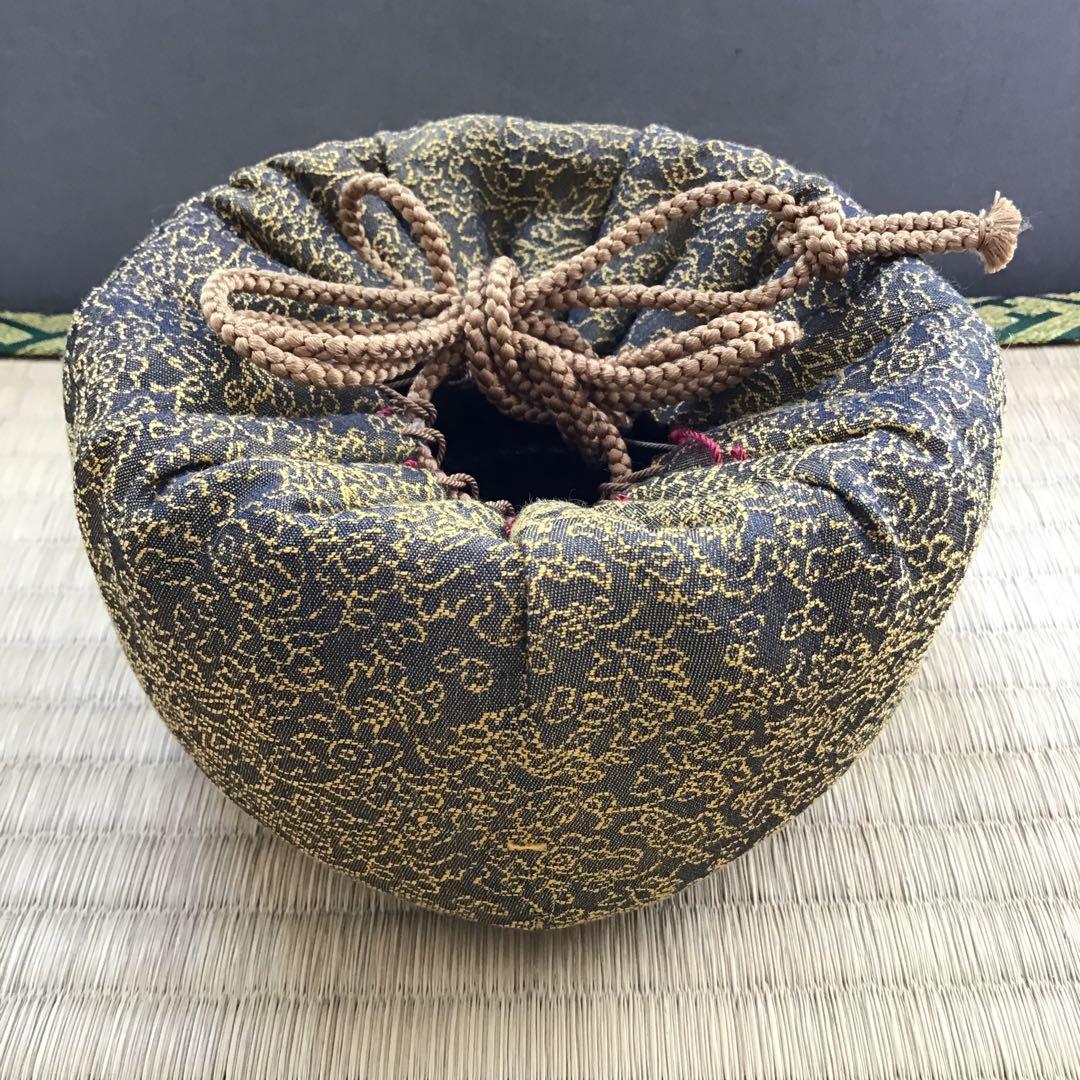 黒楽茶盌　銘:春山ト号　妙玄斎書付　八事窯　三代中村道年　栞　共箱　S251KC