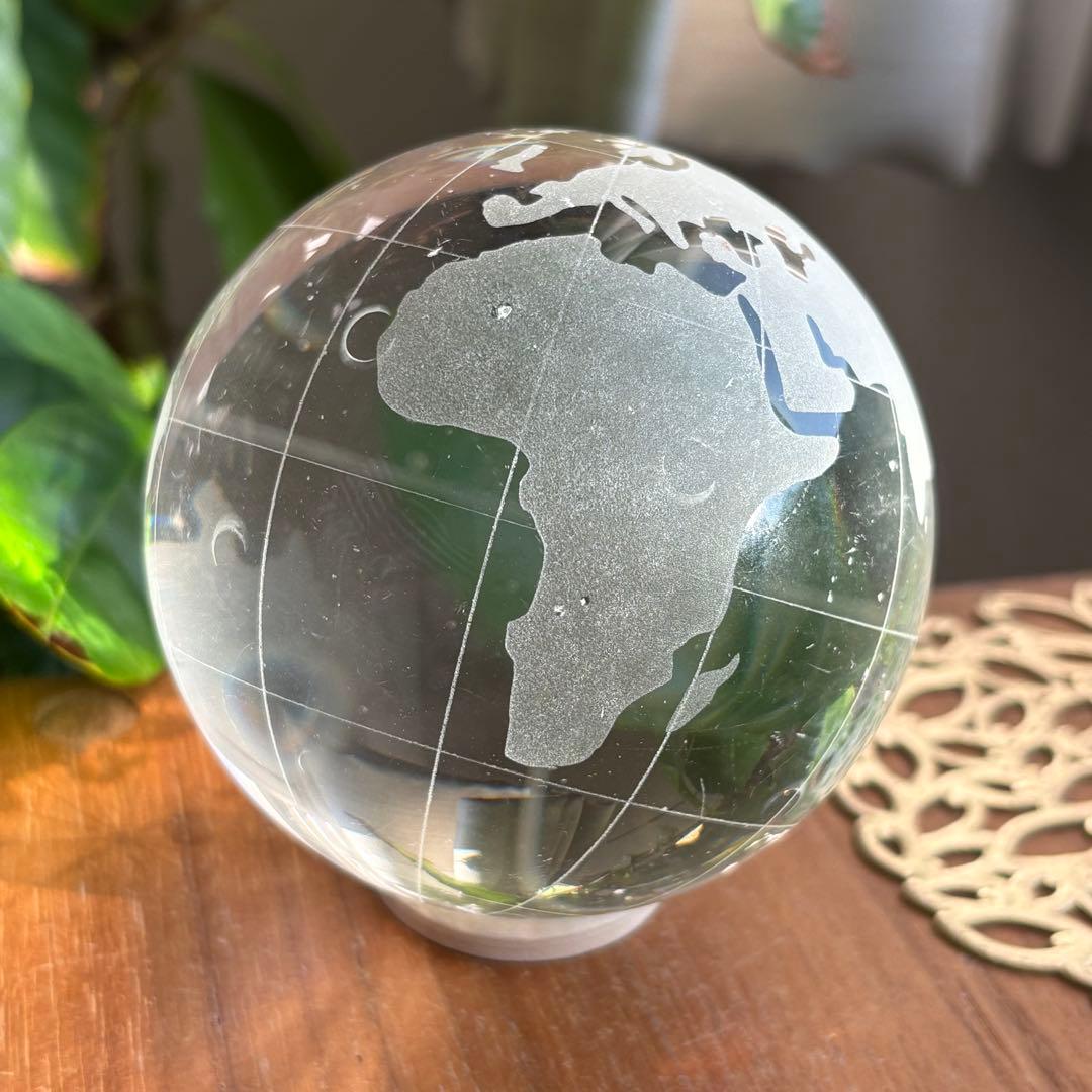 天然水晶 ブラジル産クォーツの地球儀 直径約8センチ