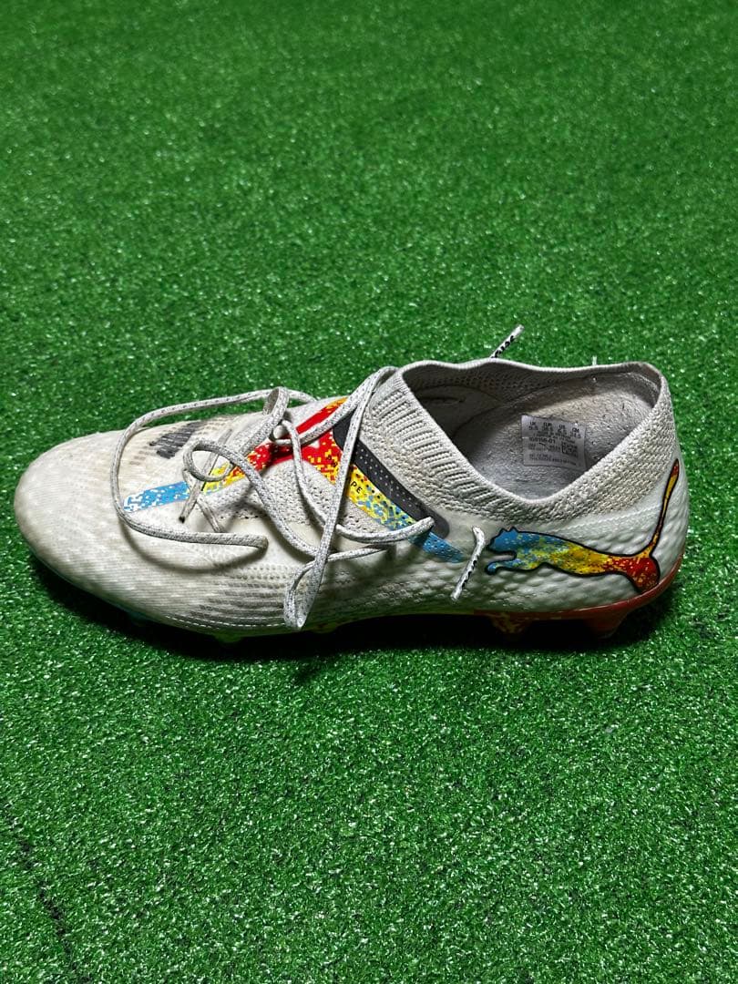 PUMA FUTURE 7 ヒートマップ　HG/AG サッカースパイク 白