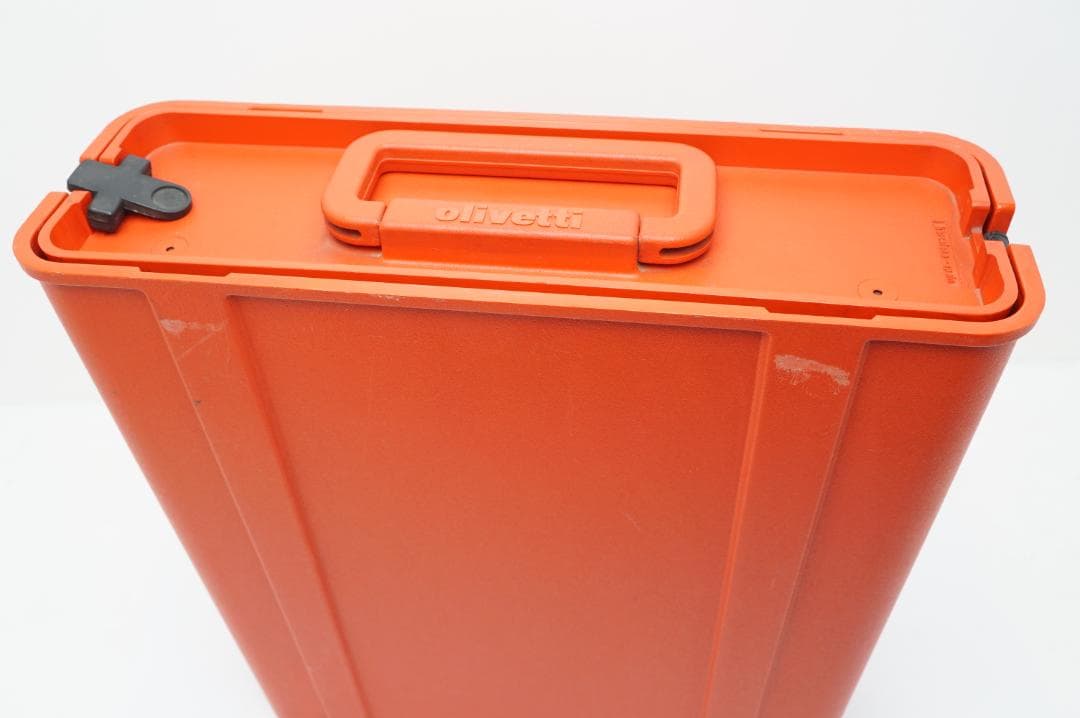 動作品　Olivetti Valentine タイプライター　未使用リボン付