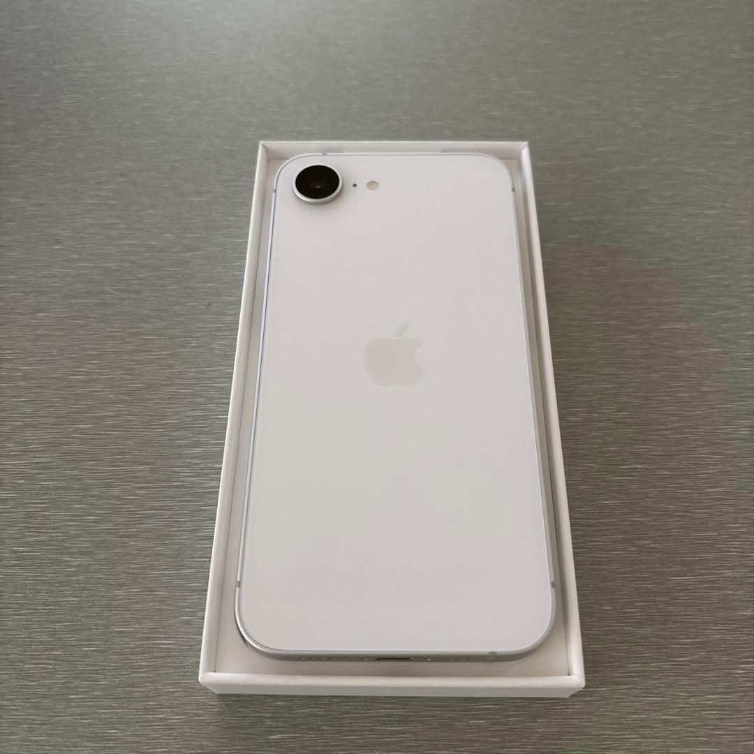 【美品】iPhone16e 128GB ホワイト simフリー