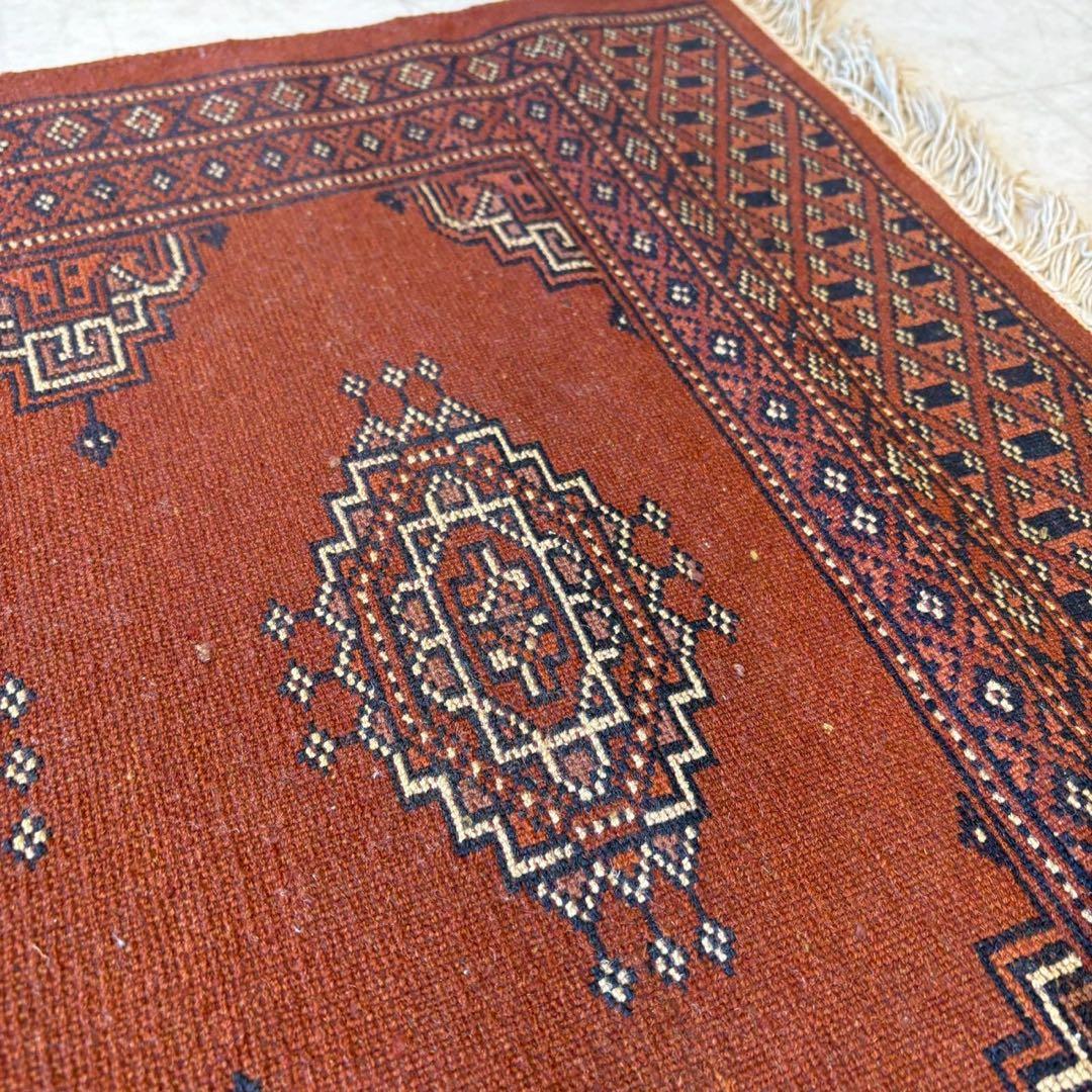 パキスタン　手織り　絨毯　ラグ　サルーク