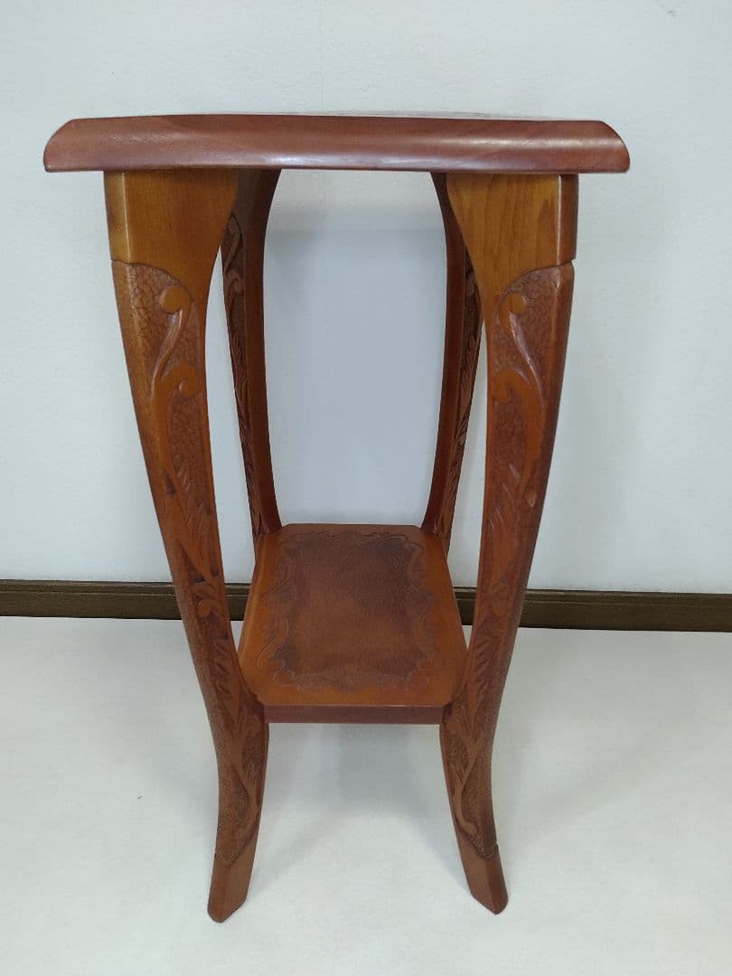 イギリス アンティーク サイドテーブル 飾り台 花台 家具 彫刻装飾