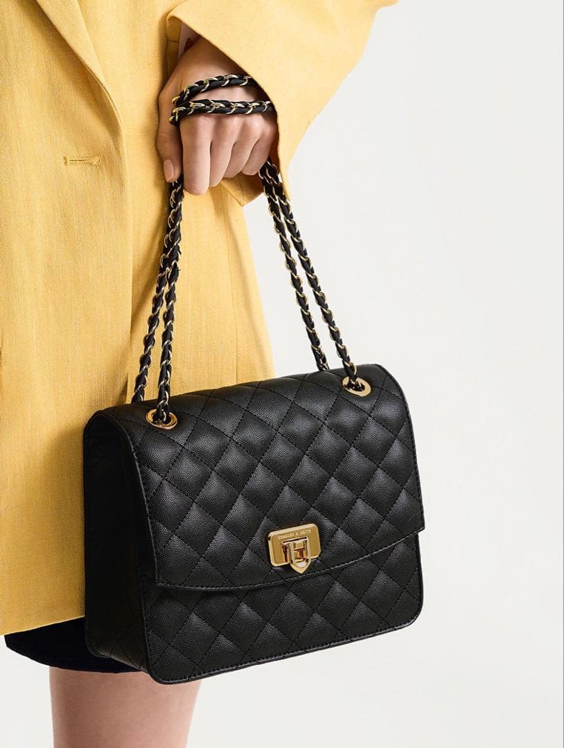 【一度使用】CHARLES & KEITH キルティングチェーンショルダーバッグ