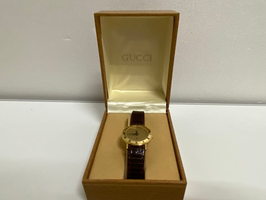電池交換済み　GUCCI　グッチ　3000L　クオーツ　レディース時計