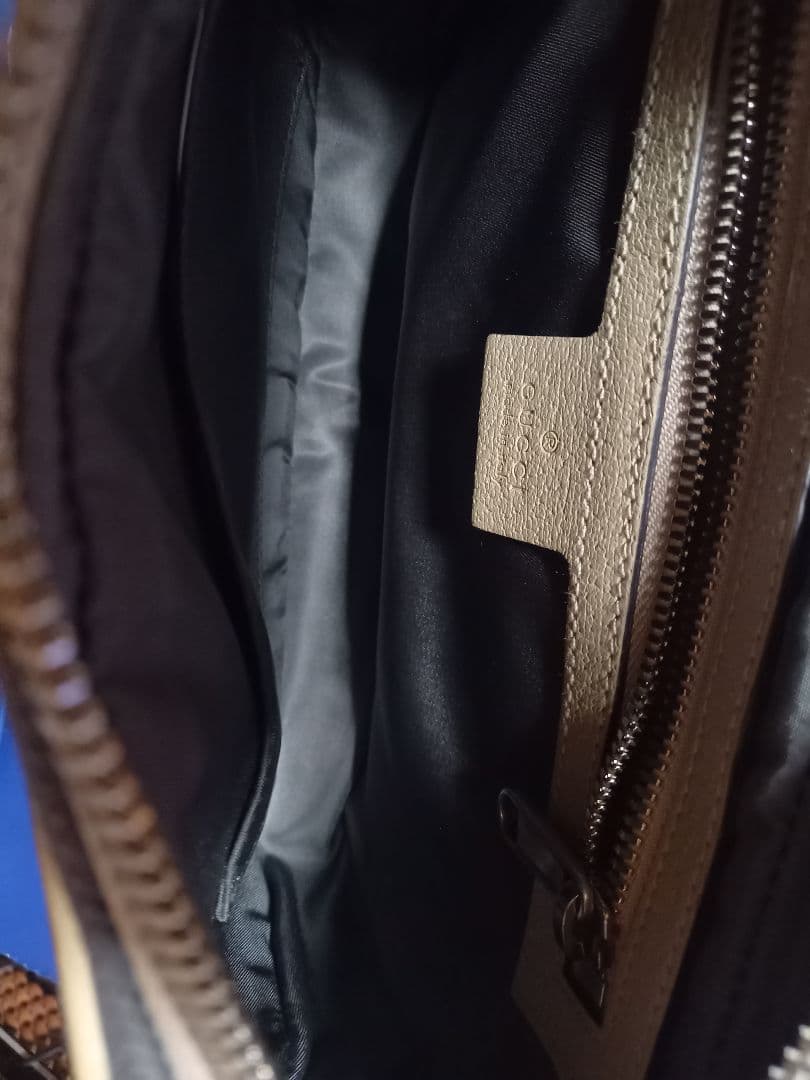 GUCCI　グッチ　ボディバッグ　グッチ オフ ザ グリッド