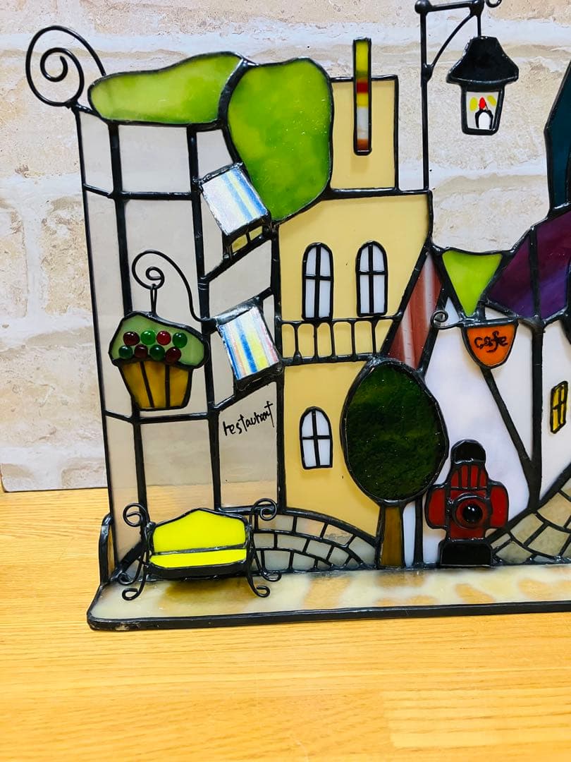 ステンドグラス　ガス燈のある街並み