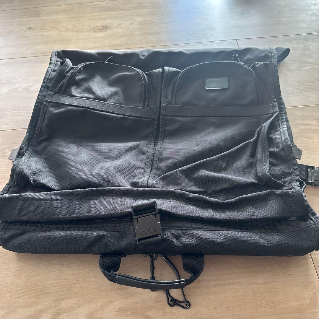 TUMI ガーメントケース