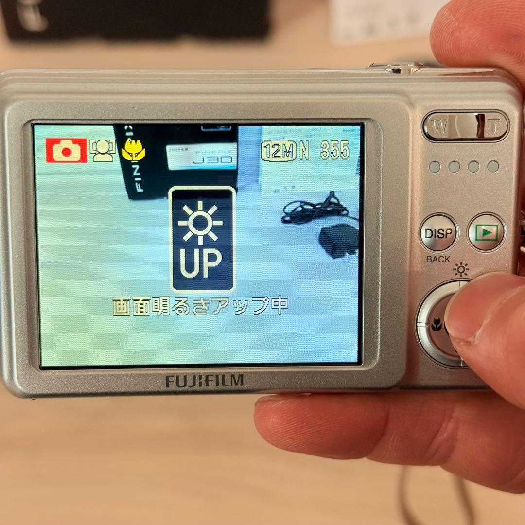 美品　付属品多　FUJIFILM Finepix J30 フジフィルム