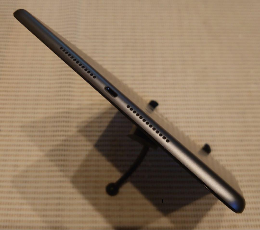 完動品iPad第8世代(A2270)本体32GBグレイ送料込ZQ1GC