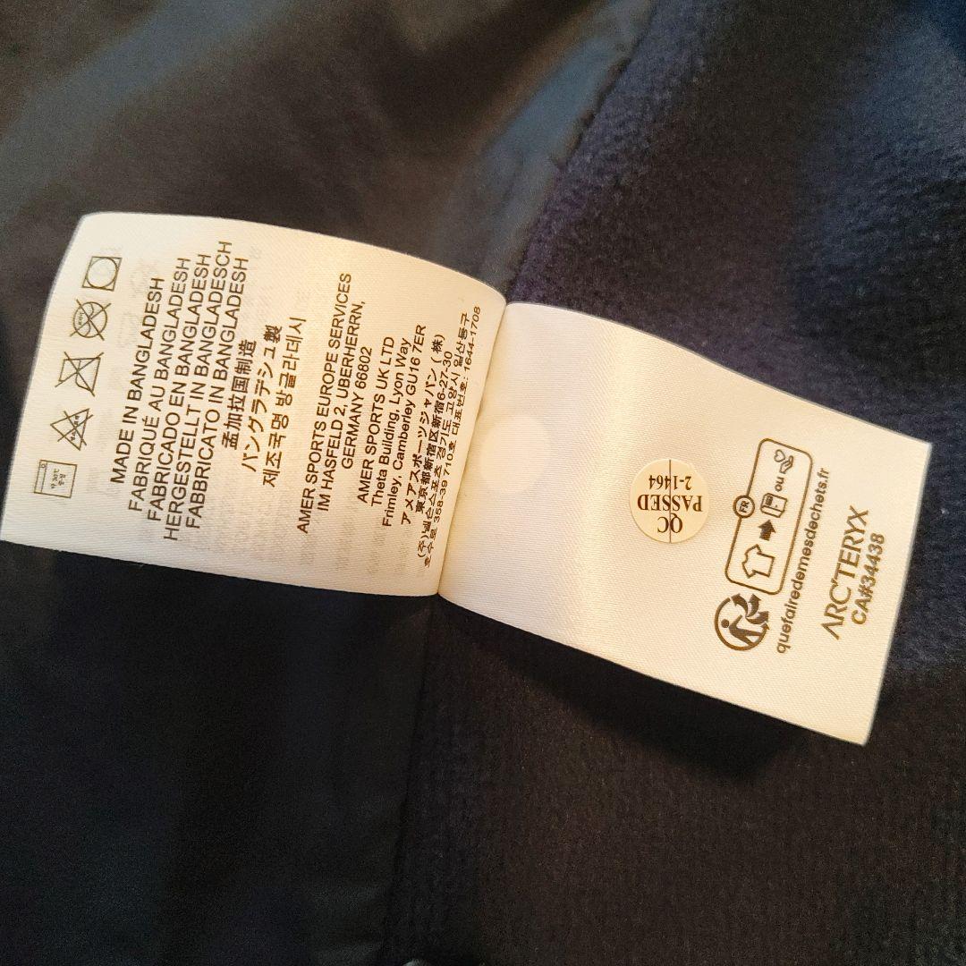 アークテリクス　アトムフーディ　Mサイズ　ブラックサファイア