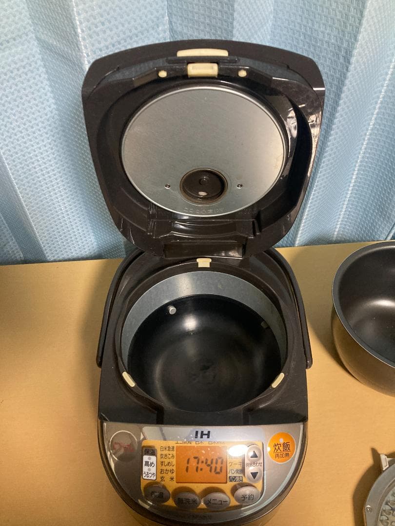 ZOJIRUSHI 炊飯器 NP-VN10 2018　年製　5.5合炊き