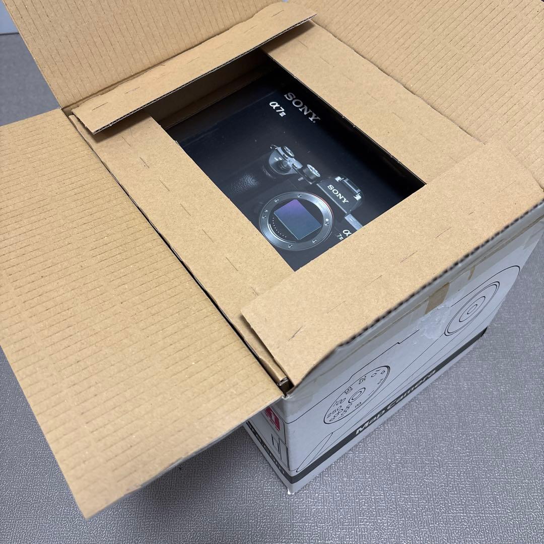 SONY α7 III ミラーレス一眼 本体 箱付き