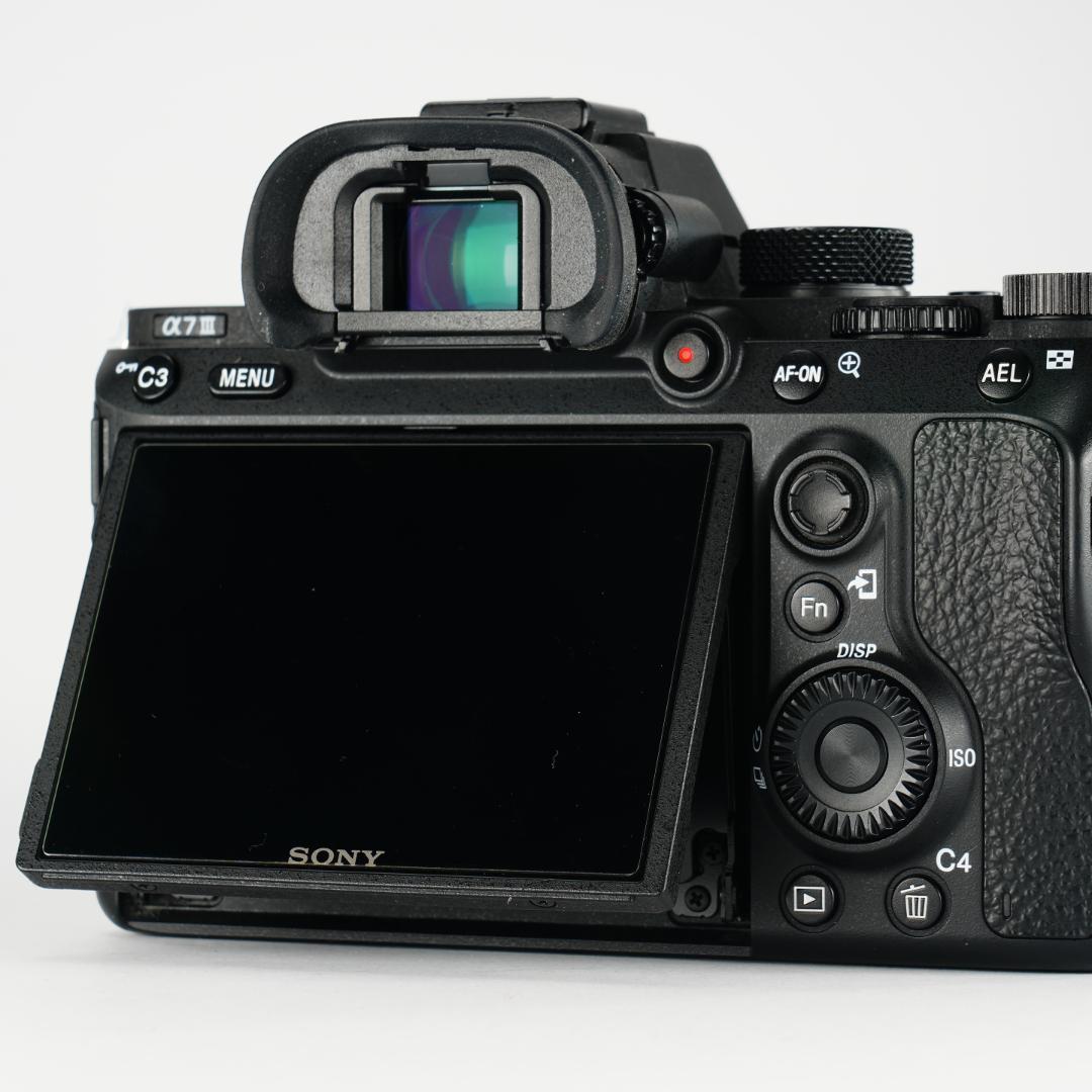 【完全セット】SONY α7III超美品！11,755回/20万 すぐ撮影可能