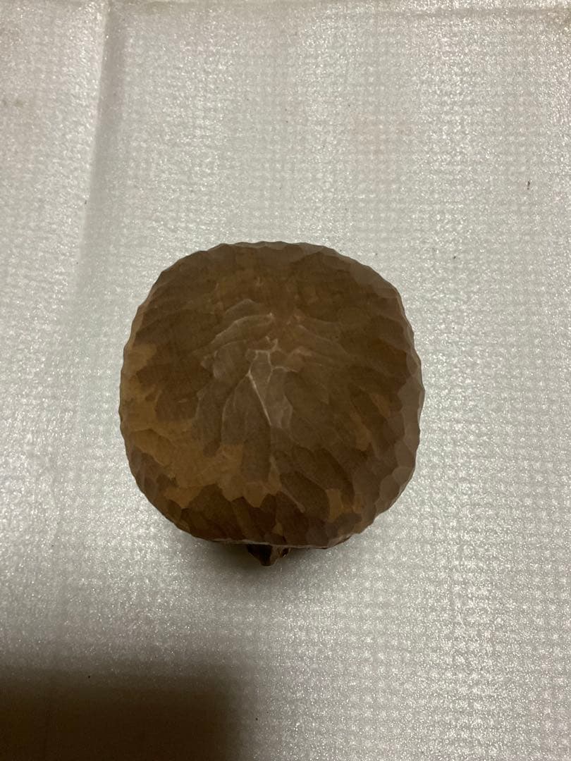 木彫／少女像。使用材料カシノキ。【大きさ／15センチ程のもの】