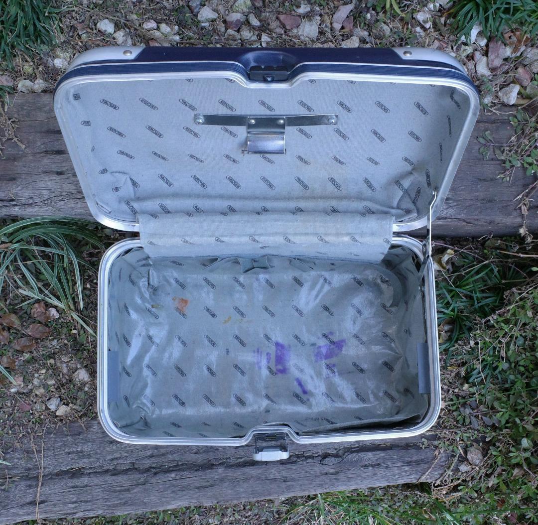 リモワ 814.38『Limbo/リンボ』ビューティケース ナイトブルー 鍵付