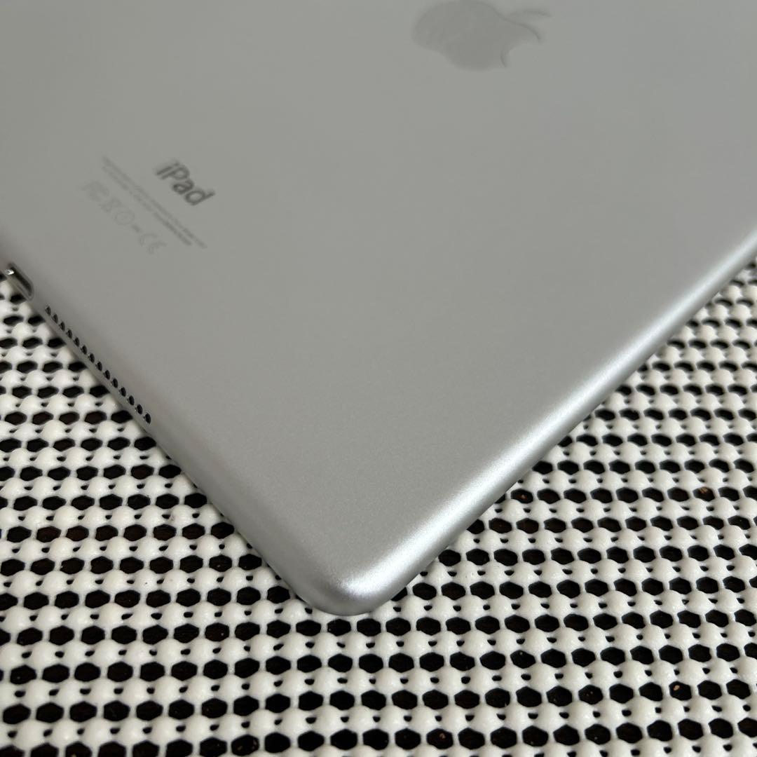 68【早い者勝ち】電池最良好☆iPad Air2 第2世代 16GB au☆