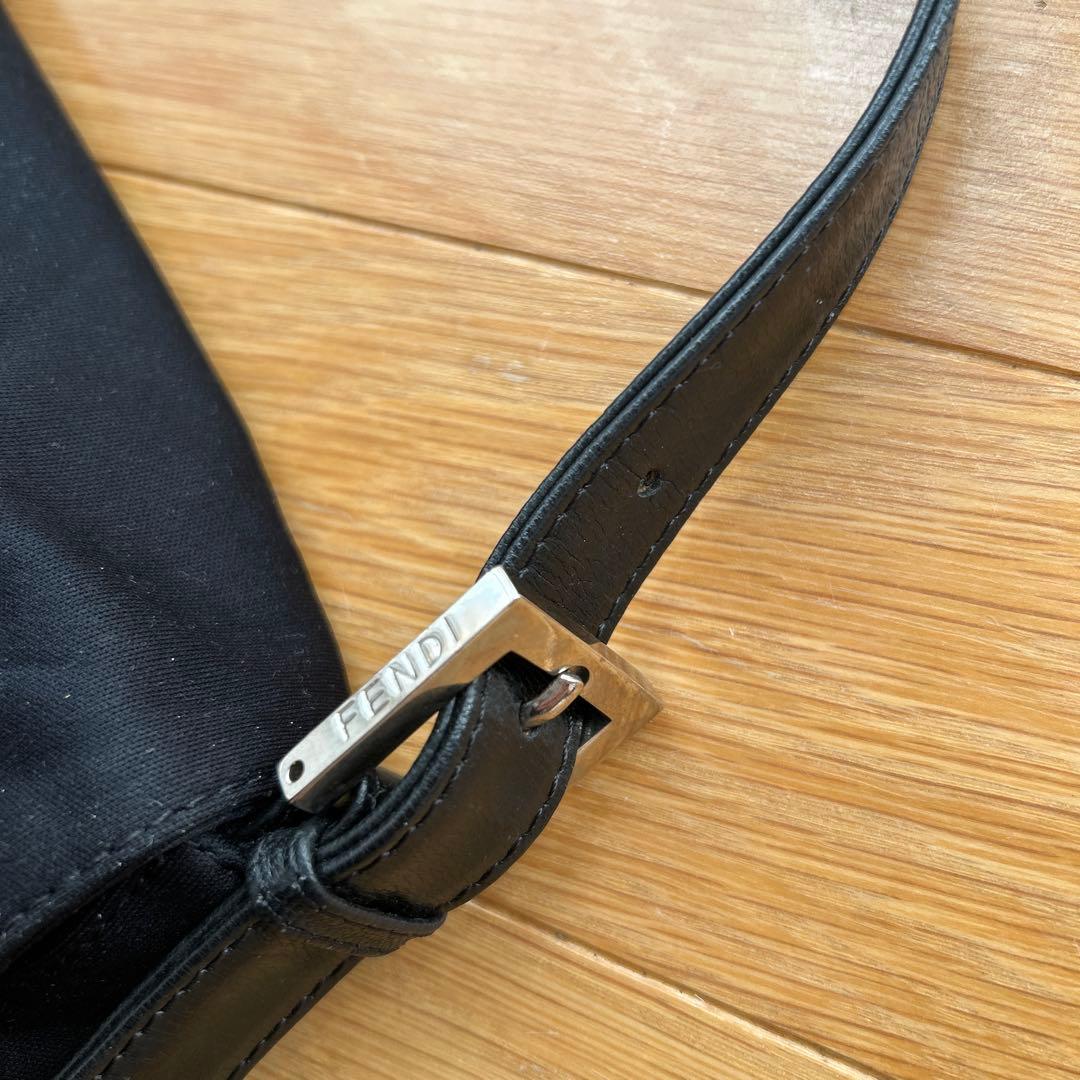 FENDI マンマバケット　ブラック　ハンドバッグ