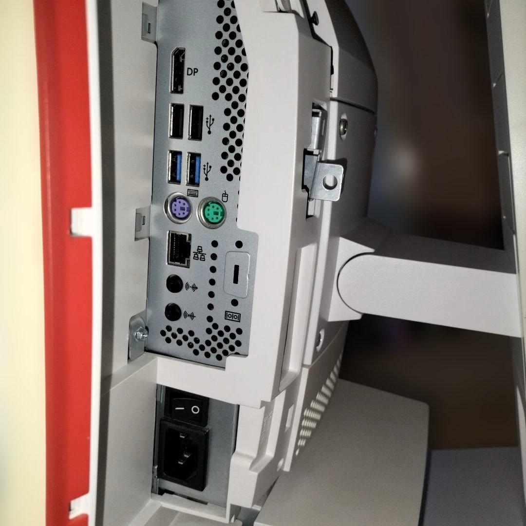 ESPRIMO K558Tディスプレイ一体型PC