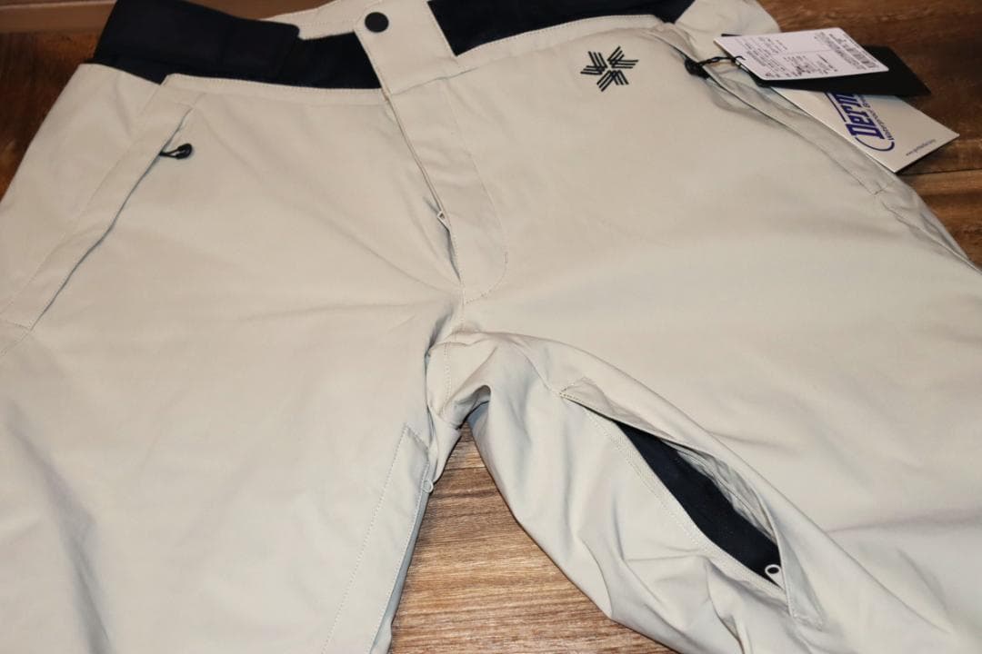 新品 ゴールドウイン Gソリッド カラー ワイド 中綿スキーパンツ(4/XL)Ⓗ