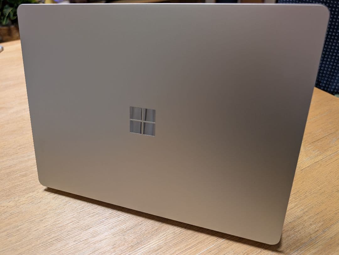 Surface Laptop Go 第一世代