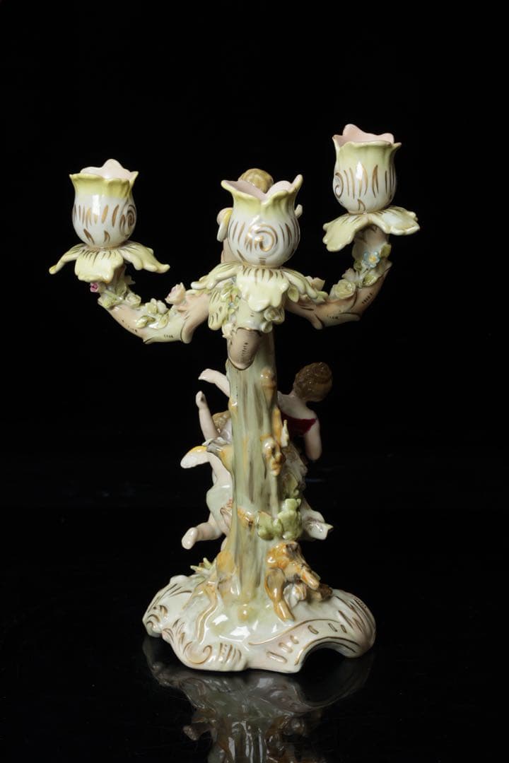 空*色様 マイセン 燭台 天使 薔薇 色絵 キャンドルスタンド 細密造 アンティ