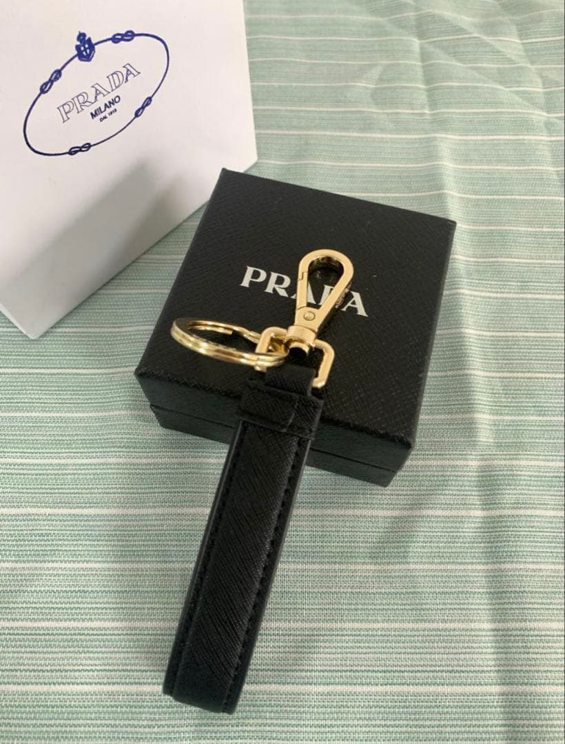 PRADA プラダ サフィアーノ ロゴ キーリング