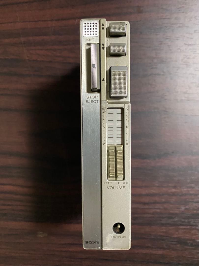 SONY初代ウォークマン TPS-L2 カバー付き
