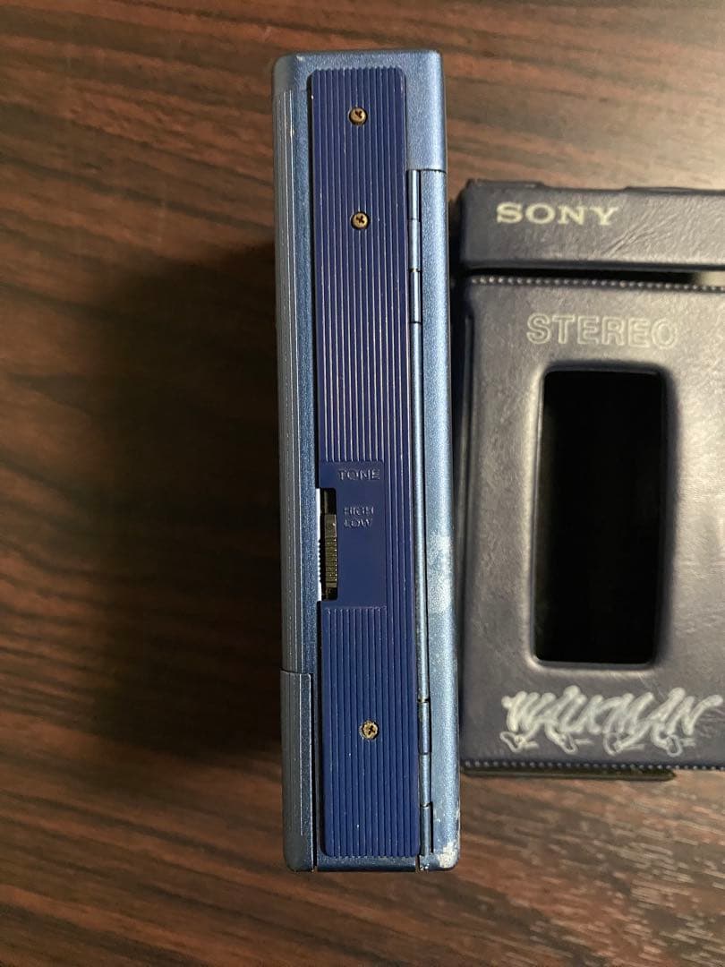 SONY初代ウォークマン TPS-L2 カバー付き