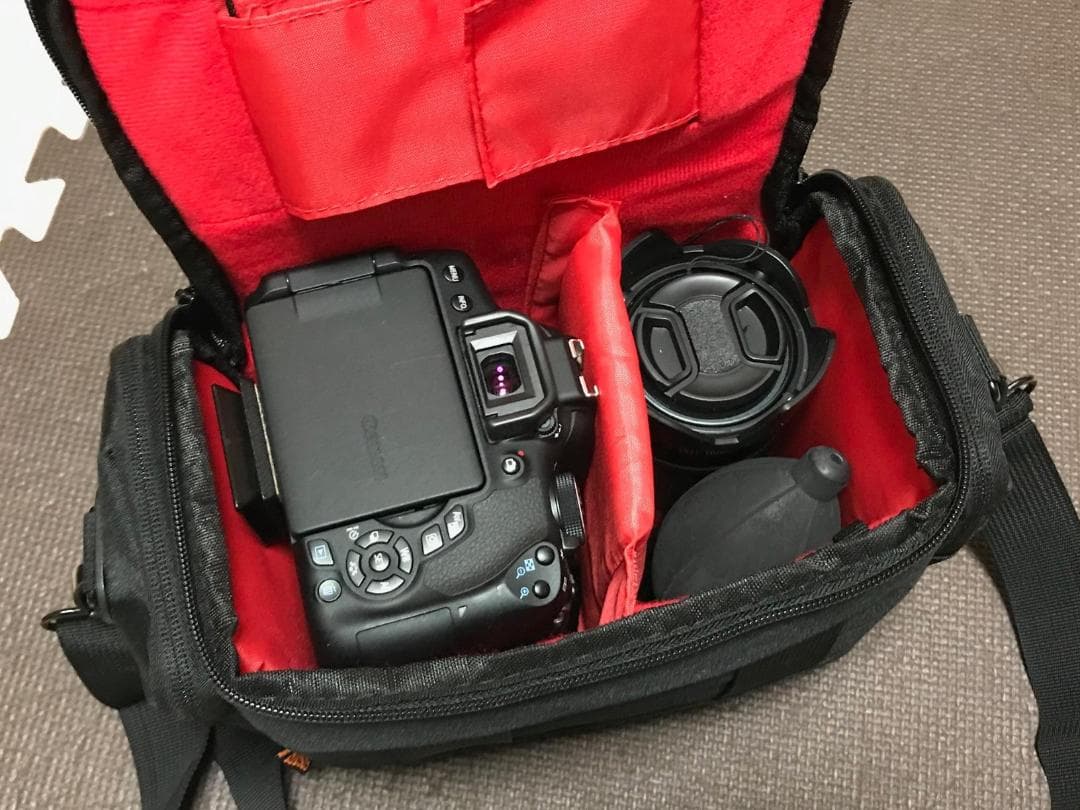 カメラ用大容量バッグ - 防水機能・三脚収納可能・