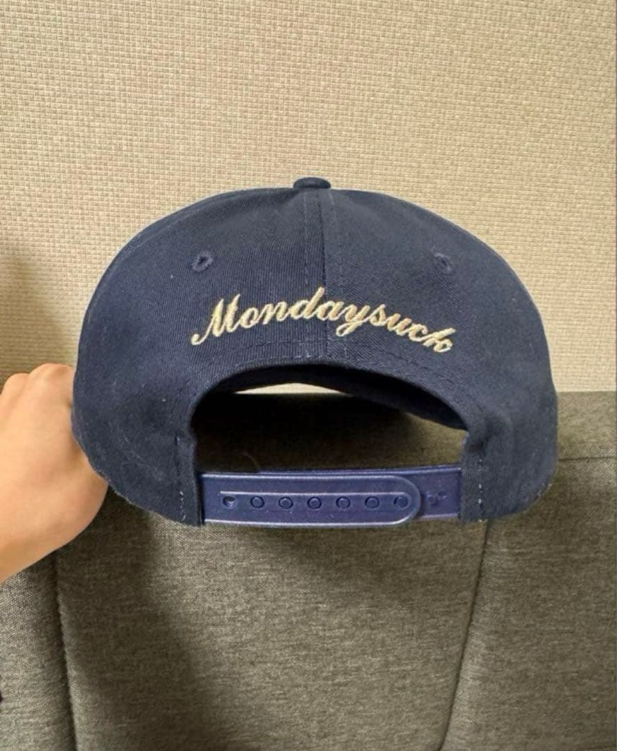 monday suck キャップ ネイビー　ダメージ加工