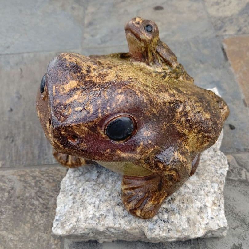蛙 カエル かえる 陶器 置物 骨董品 アンティーク 信楽焼 開運 縁起物