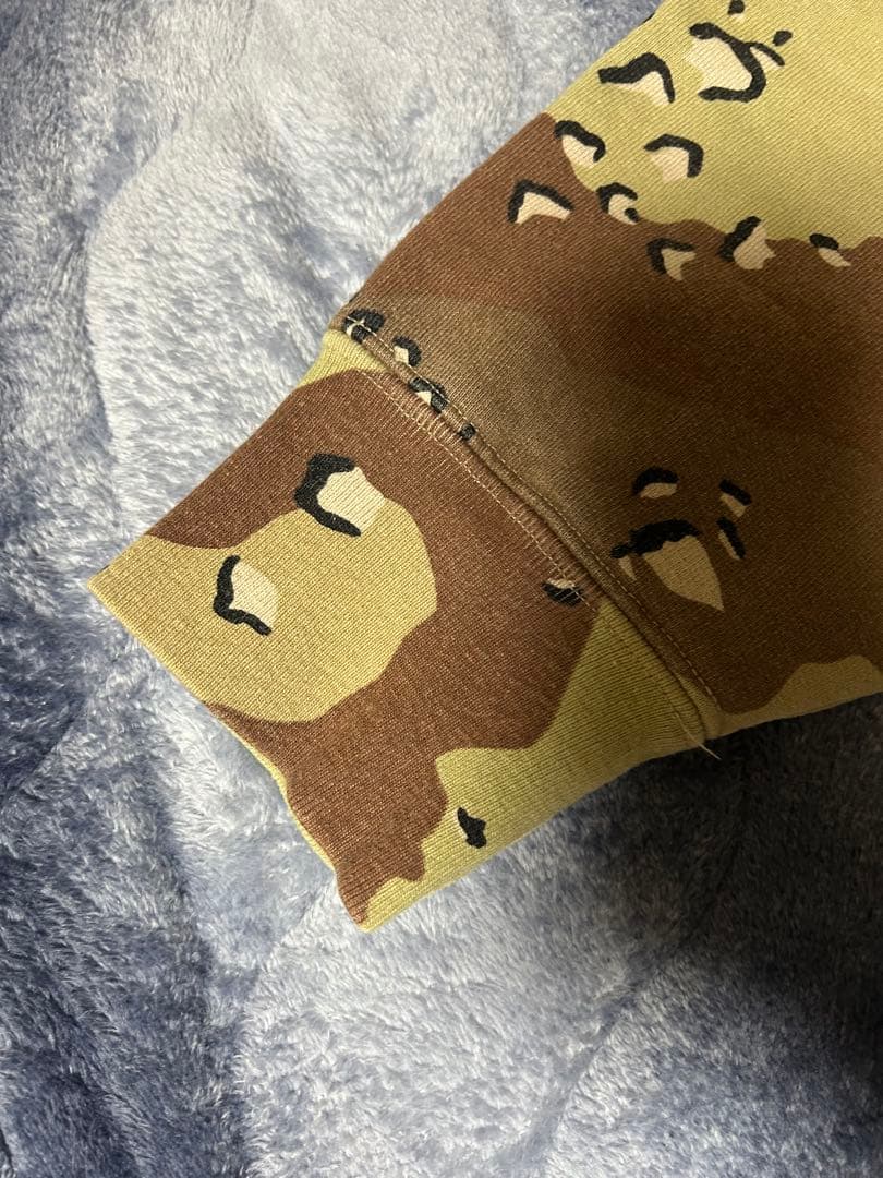 Supreme futura logo crewneck sサイズ スウェット