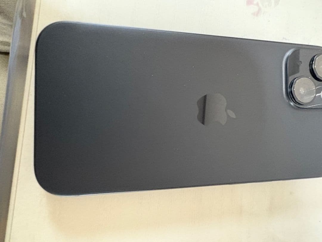 iPhone 15 ブラック 128GB