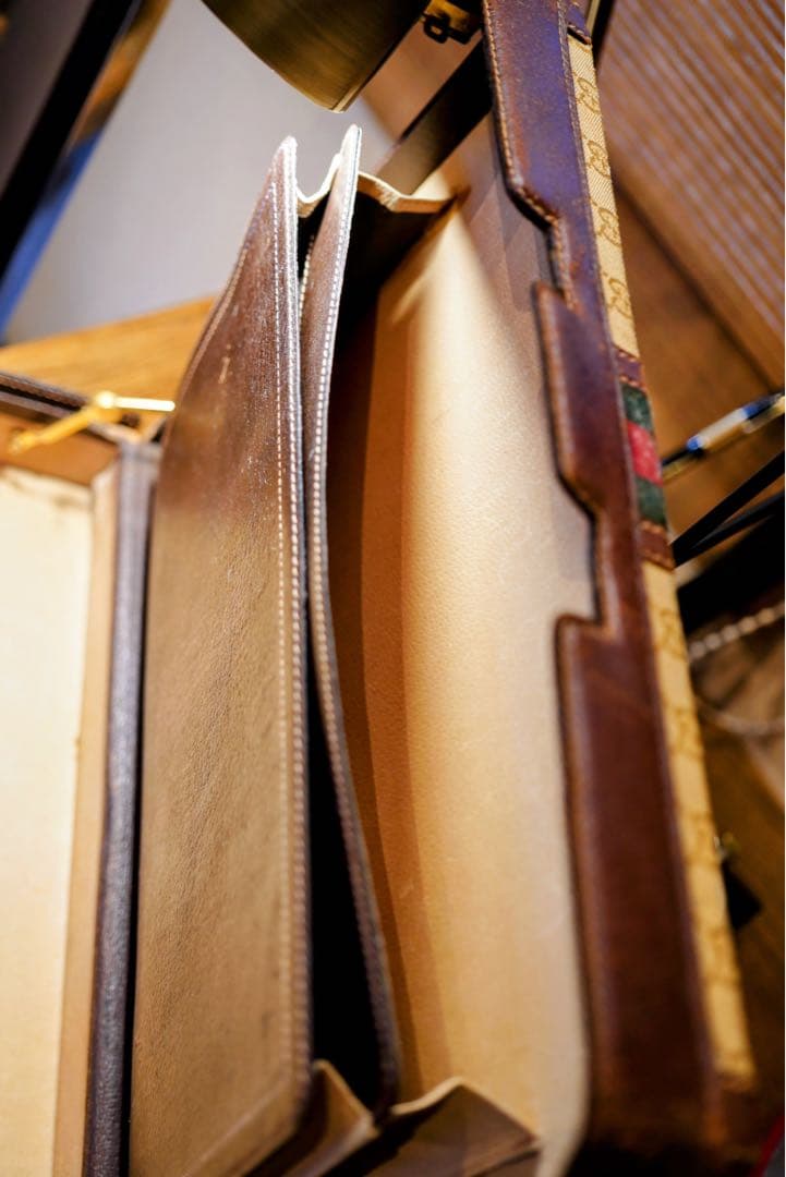 グッチ　1970s トランク　カバン　ハンドバッグ　ヴィンテージ　オールドグッチ