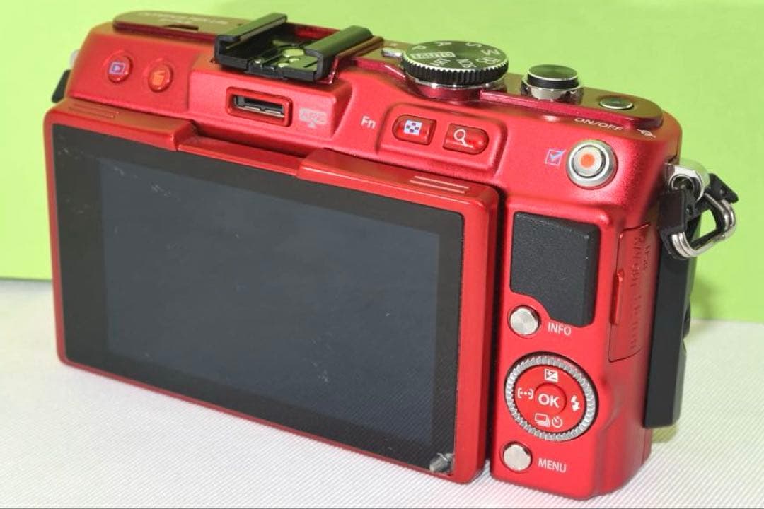OLYMPUS E-PL6 ☆送料無料☆