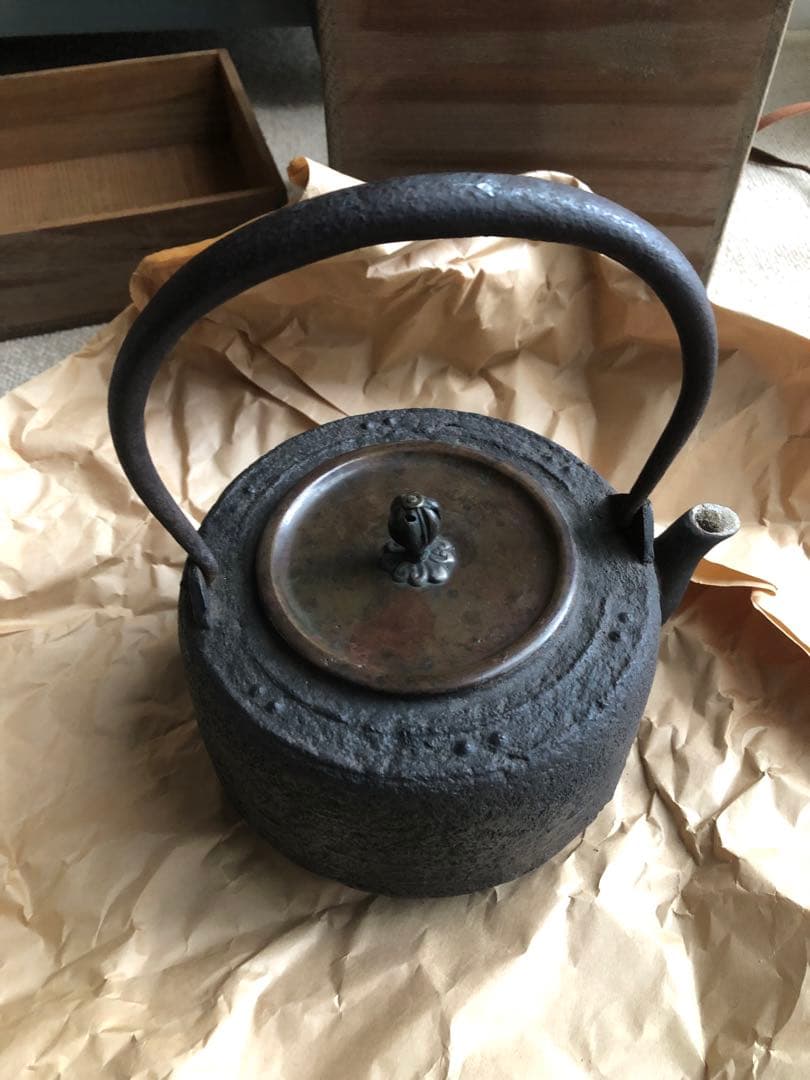 時代　鉄瓶　金森佐平　共箱入