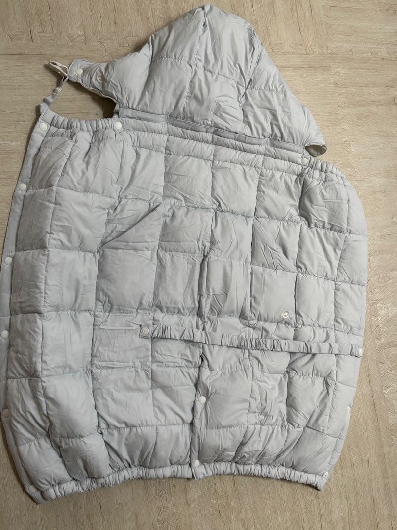 グスケット　抱っこひも防寒ケープ