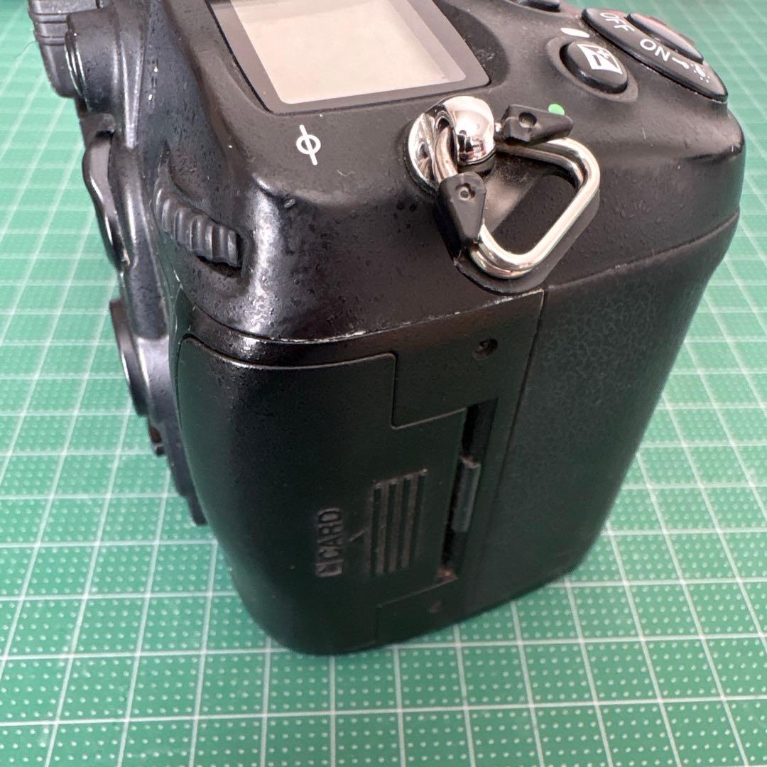 あ*ん様 ジャンク品　Nikon Ｄ7000 おまけでNikonストロボ付き30