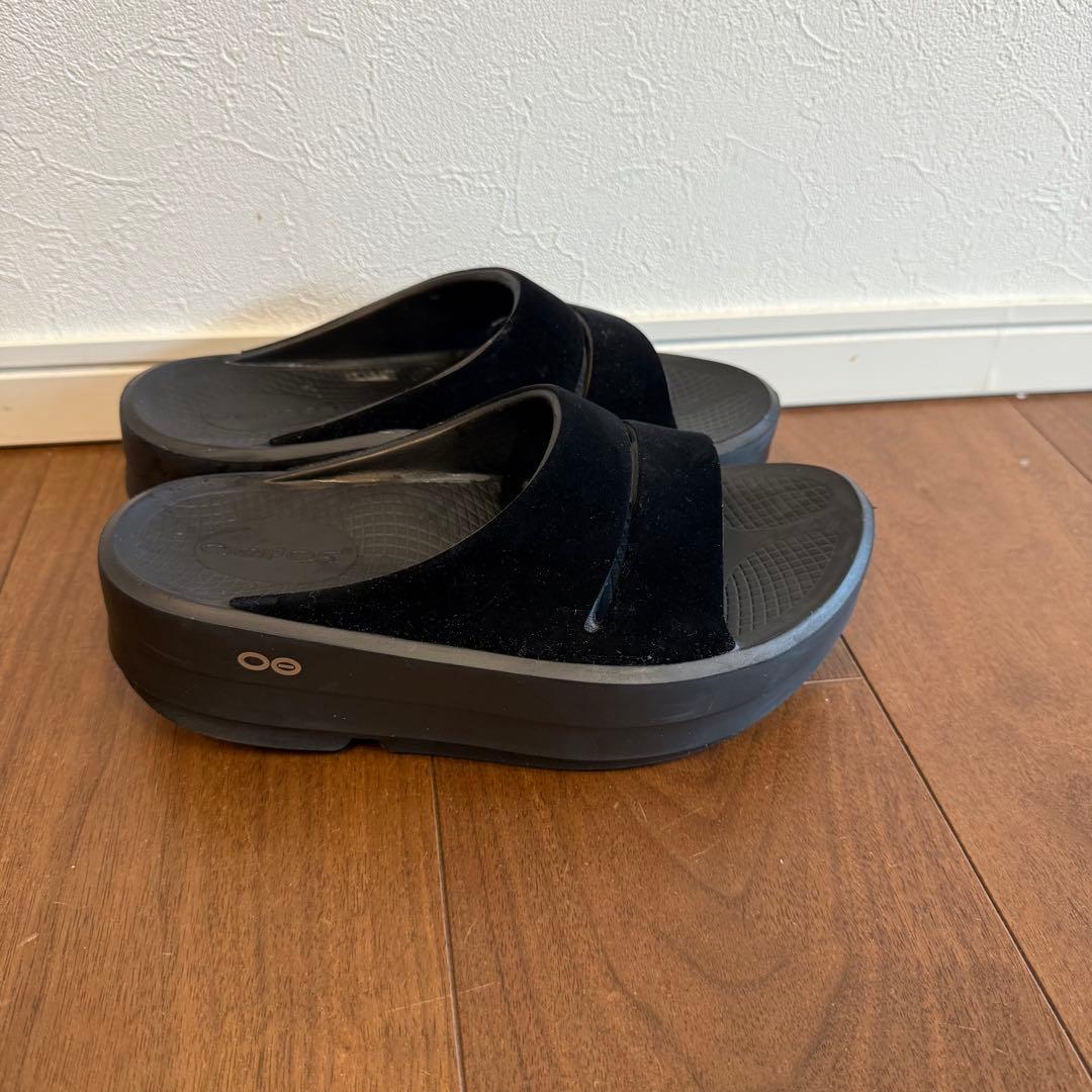 美品✩ウーフォス　OOFOS　OOmega OOahh Limited黒スエード