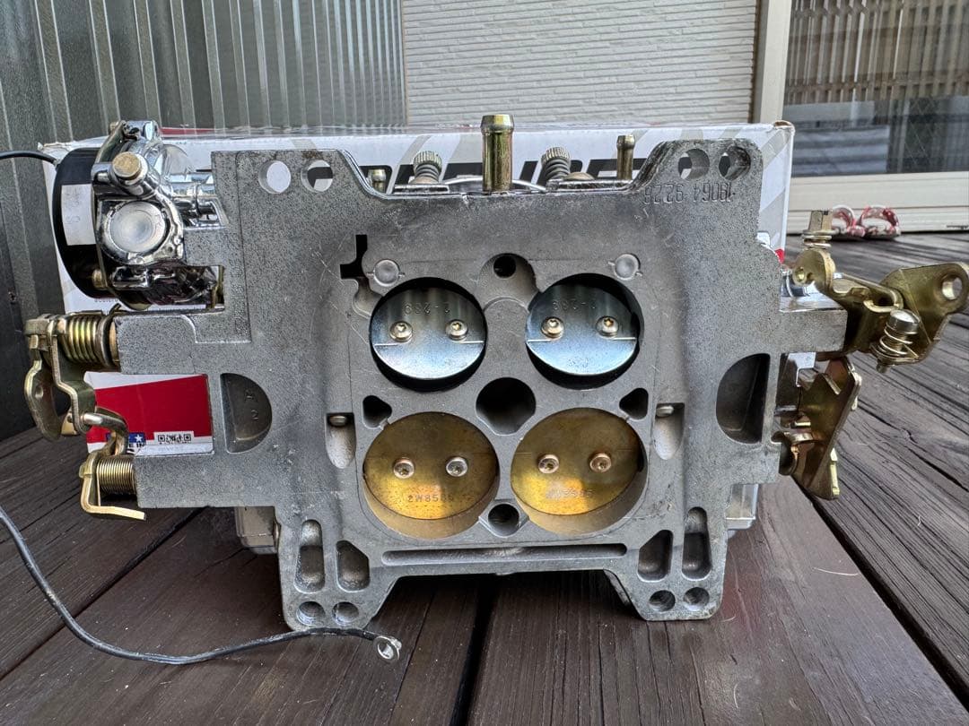 ジャンクEdelbrock AVS2 650fcm OHキット付き
