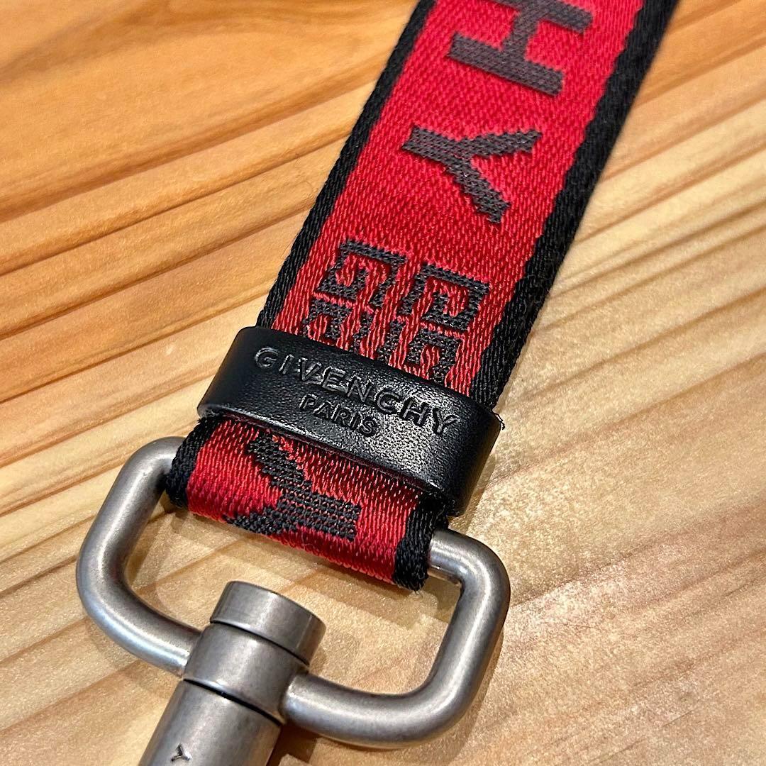 GIVENCHY ストラップ キーホルダー キーリング ロゴ チャーム