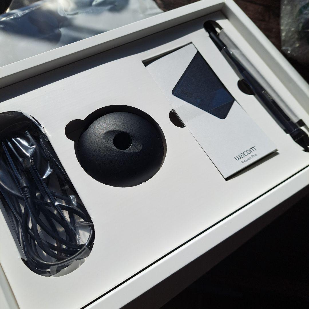 Wacom ペンタブレット　IntuosPro　付属品完備