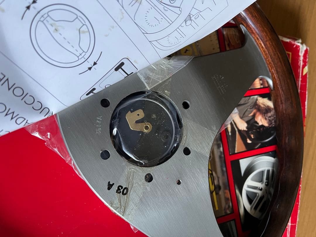 momo ステアリングホイール ウッド