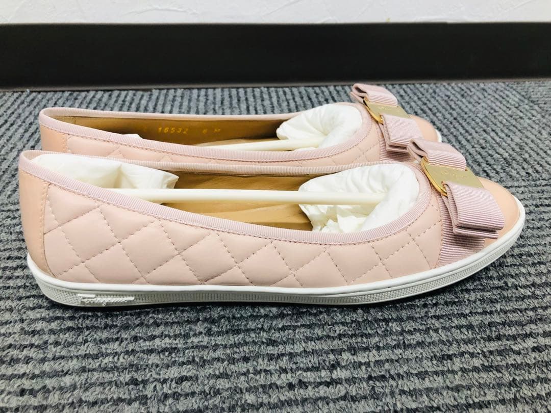 新品 サルヴァトーレフェラガモ フラット パンプス バレリーナパンプス